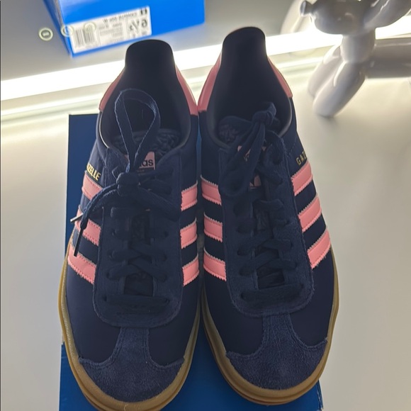 Adidas Women's Gazelle Navy and Pink Sneakers - Picture 2 of 5